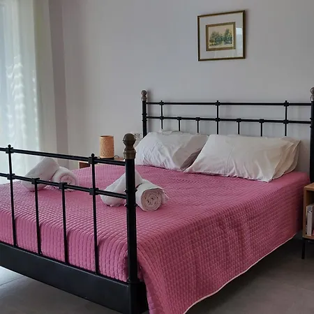 Amfitriti's Naxos City