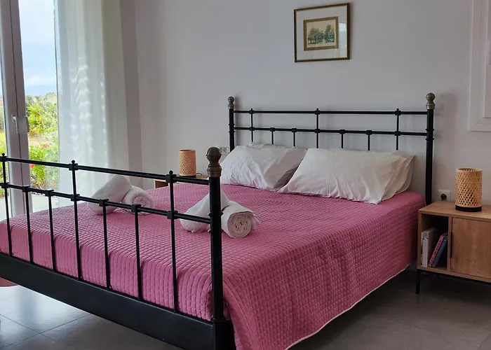 Amfitriti's Naxos City